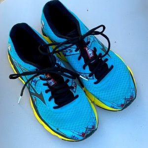 Blue Mizuno Wave Inspire Sneakers